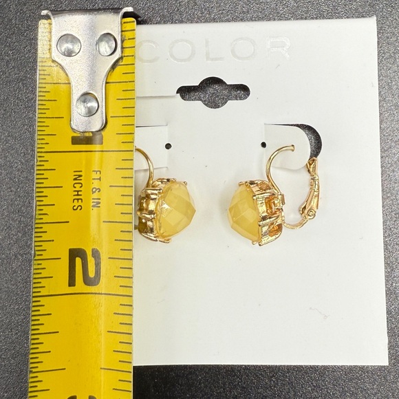 🚨3 for $15🚨 COLOR - Yellow Earrings set in Gold Tone - Picture 4 of 5